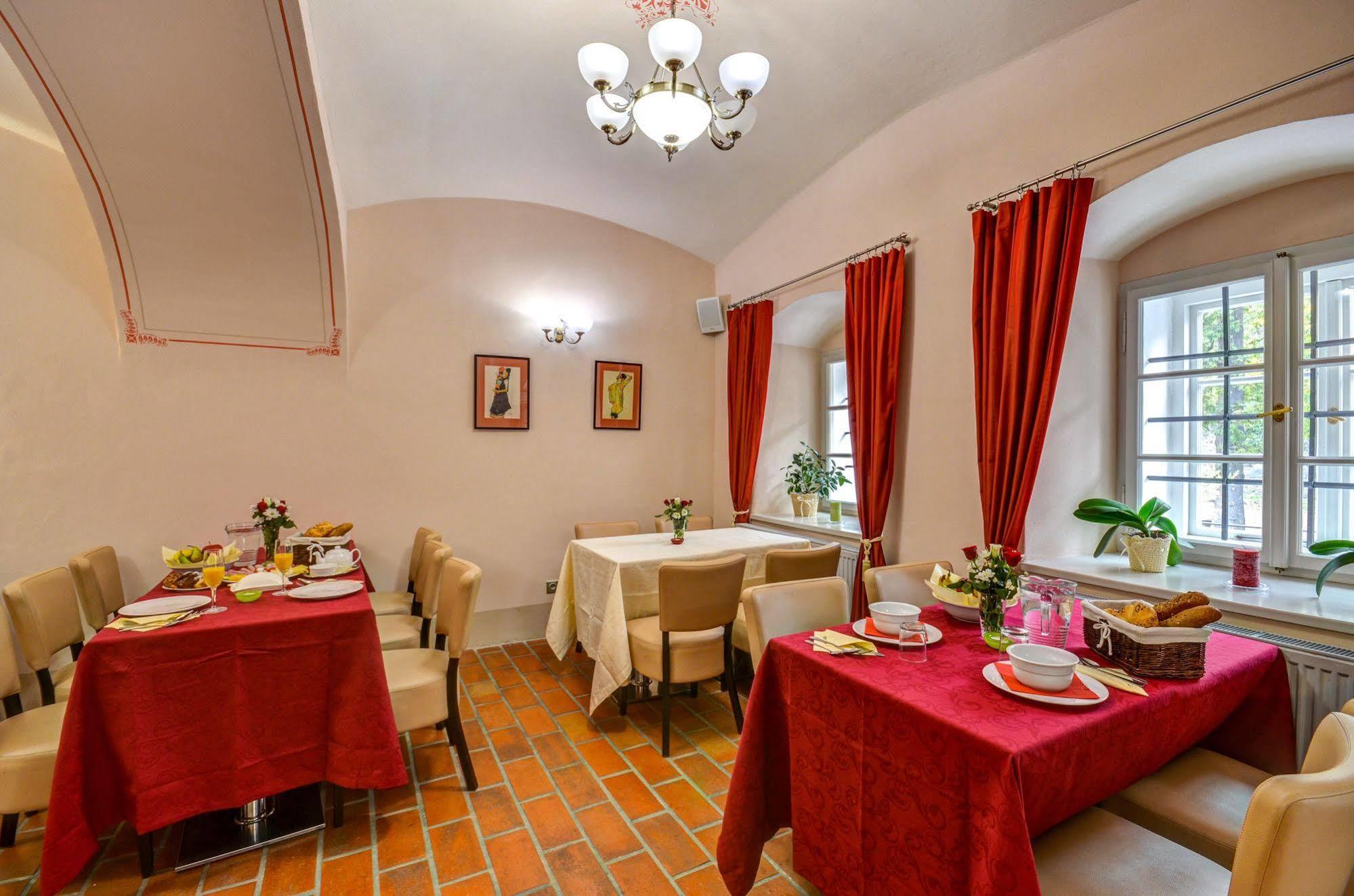 Hotel Edward Kelly Cesky Krumlov Ngoại thất bức ảnh